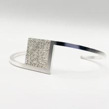 Load image into Gallery viewer, Sidestep Breeze Cuff Bracelet