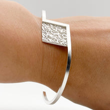 Load image into Gallery viewer, Sidestep Breeze Cuff Bracelet