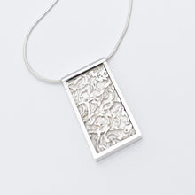 Load image into Gallery viewer, Generous &#39;Breeze&#39; Pendant
