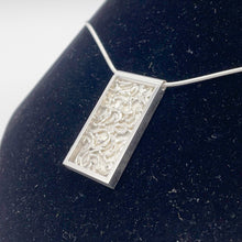 Load image into Gallery viewer, Generous &#39;Breeze&#39; Pendant
