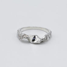 Load image into Gallery viewer, Tapered Twist Ring with Granite Texture
