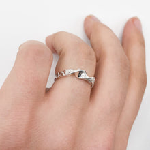 Load image into Gallery viewer, Tapered Twist Ring with Granite Texture

