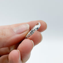 Load image into Gallery viewer, Tapered Twist Ring with Granite Texture

