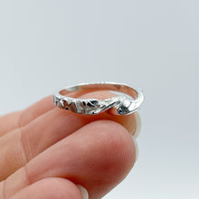 Load image into Gallery viewer, Tapered Twist Ring with Granite Texture
