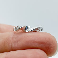 Load image into Gallery viewer, Tapered Twist Ring with Granite Texture

